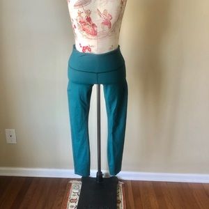 Lululemon women’s leggings size 4